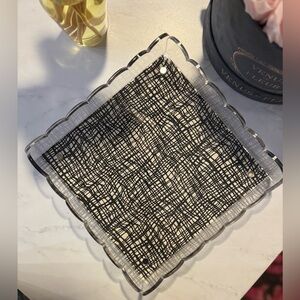 Acrylic Scalloped Tray with Magnetic Mat - Customizable for Photos, Art, and Mes